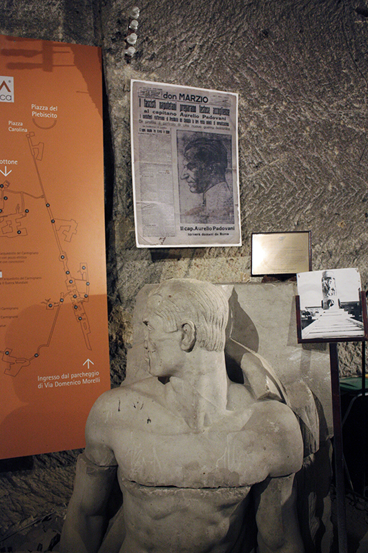 051 Il busto del monumento funebre del capitano Aurelio Padovani